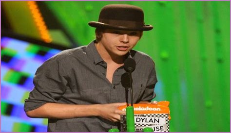 Former Disney Star Dylan Sprouse Addresses Nude Photos & Makes Some Excellent Points